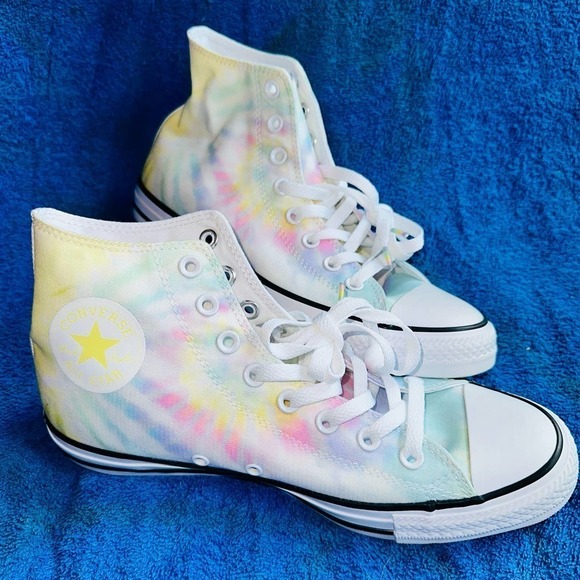 NWOT Converse Chuck Taylor All Star High Top Tie-Dye Sneakers - Picture 1 of 10